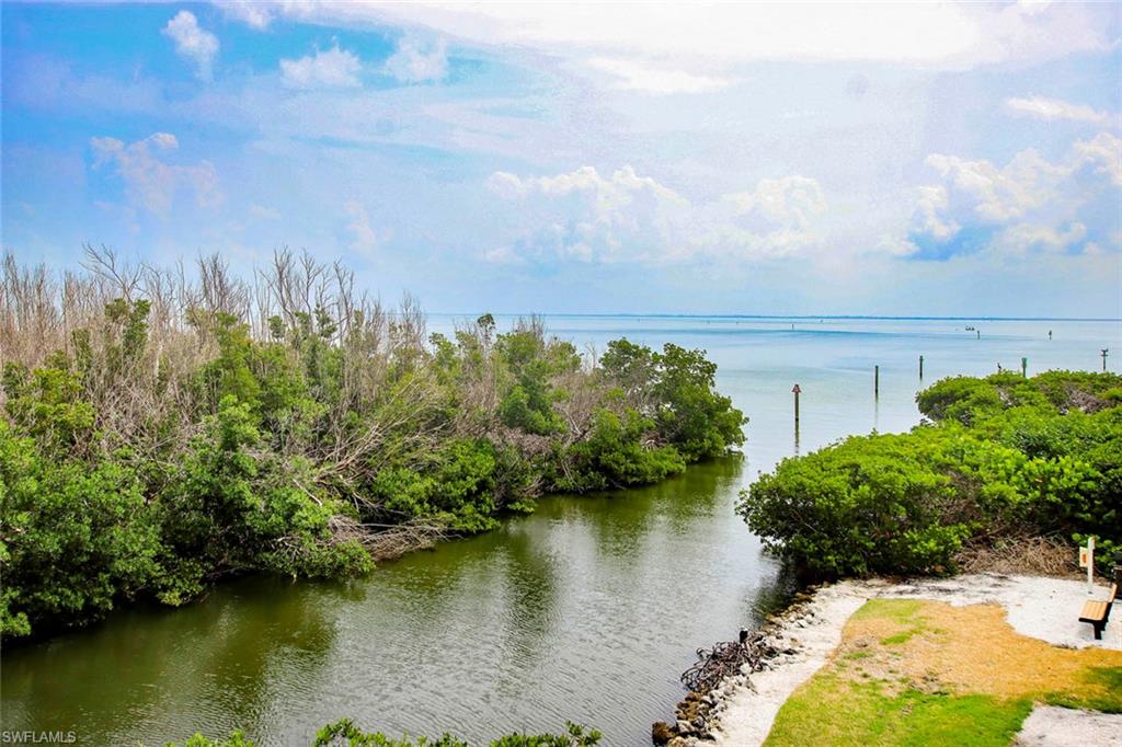 BAYSIDE VILLAS - Residential