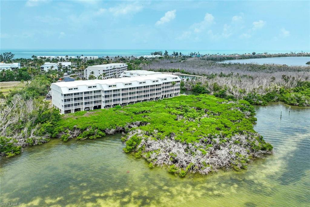 BAYSIDE VILLAS - Residential