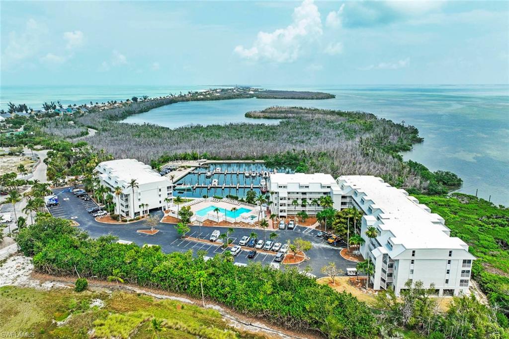 BAYSIDE VILLAS - Residential