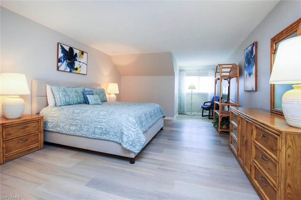 BAYSIDE VILLAS - Residential
