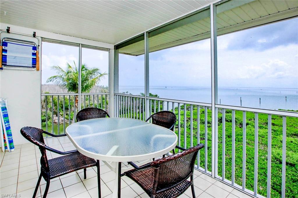 BAYSIDE VILLAS - Residential