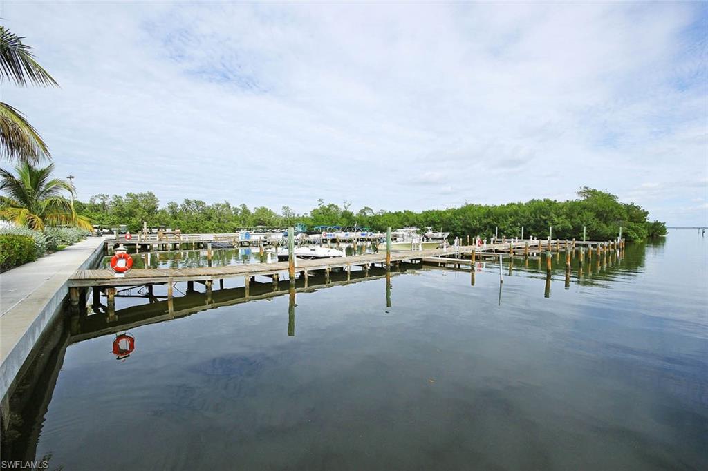BAYSIDE VILLAS - Residential