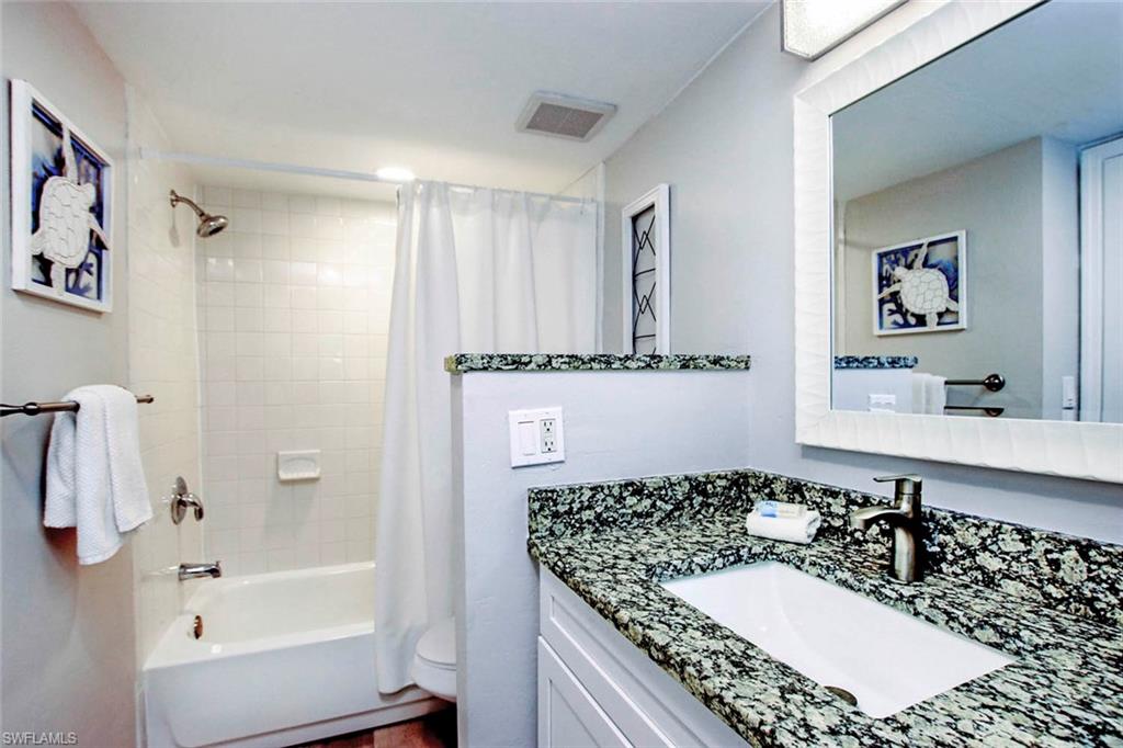BAYSIDE VILLAS - Residential