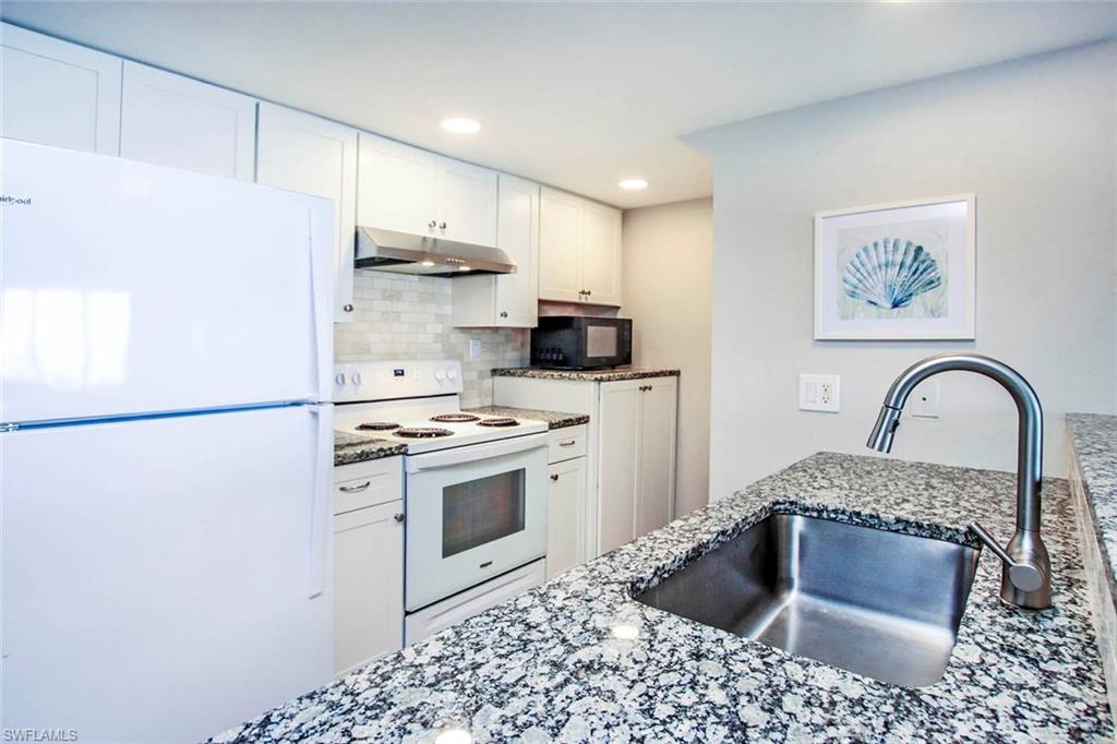 BAYSIDE VILLAS - Residential