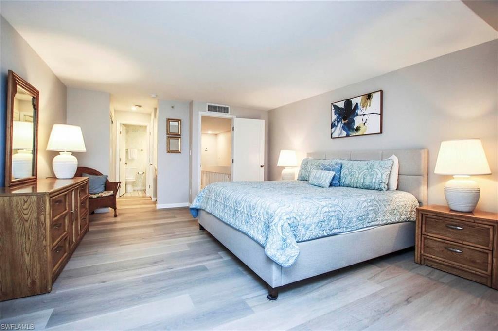 BAYSIDE VILLAS - Residential