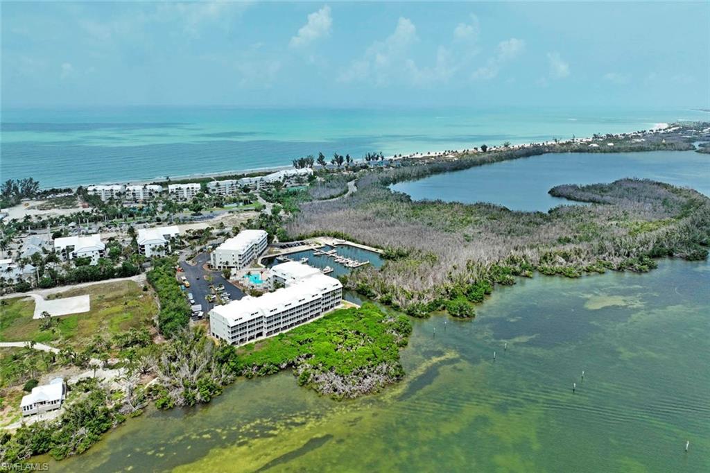 BAYSIDE VILLAS - Residential