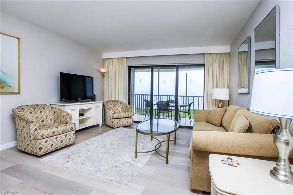 BAYSIDE VILLAS - Residential