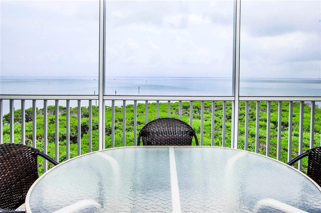 BAYSIDE VILLAS - Residential