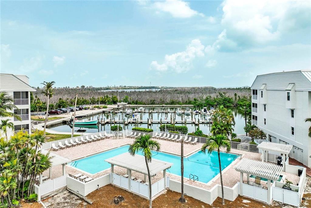 BAYSIDE VILLAS - Residential