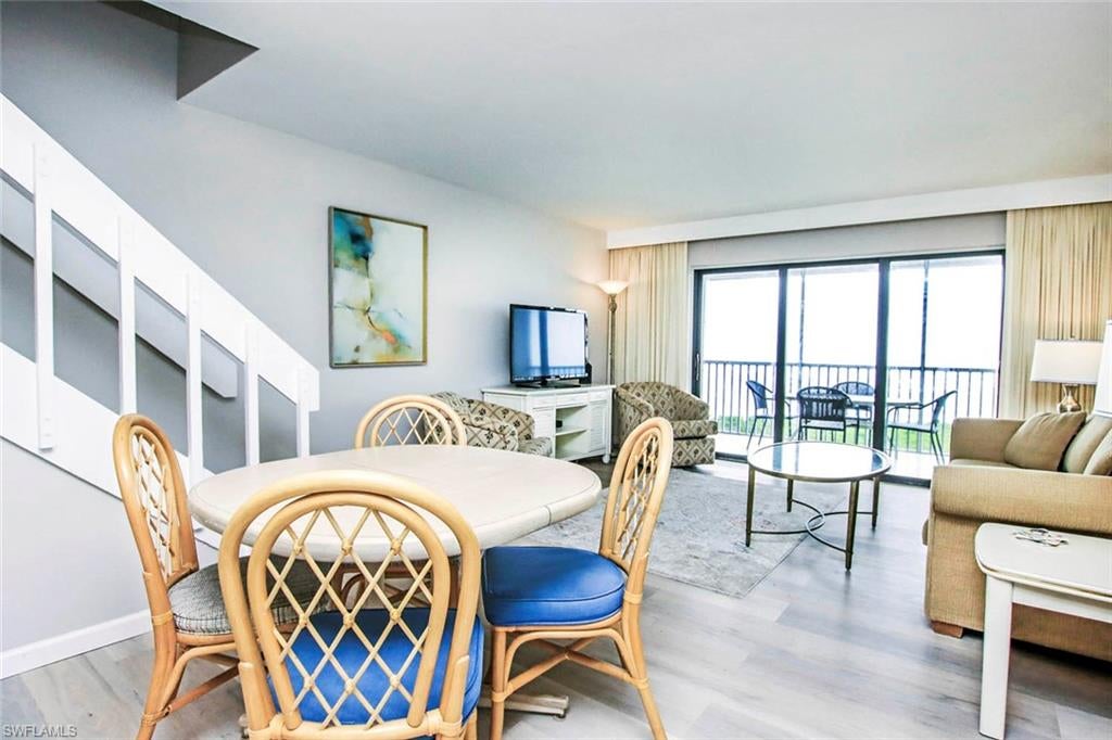 BAYSIDE VILLAS - Residential
