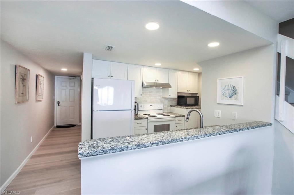 BAYSIDE VILLAS - Residential