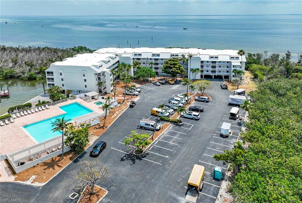 BAYSIDE VILLAS - Residential