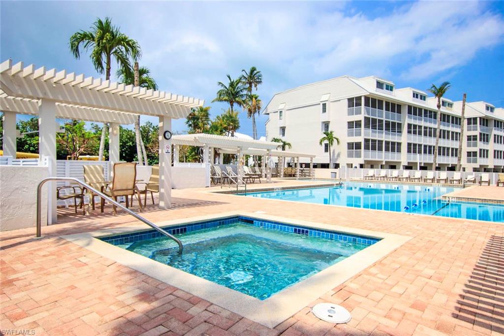 BAYSIDE VILLAS - Residential