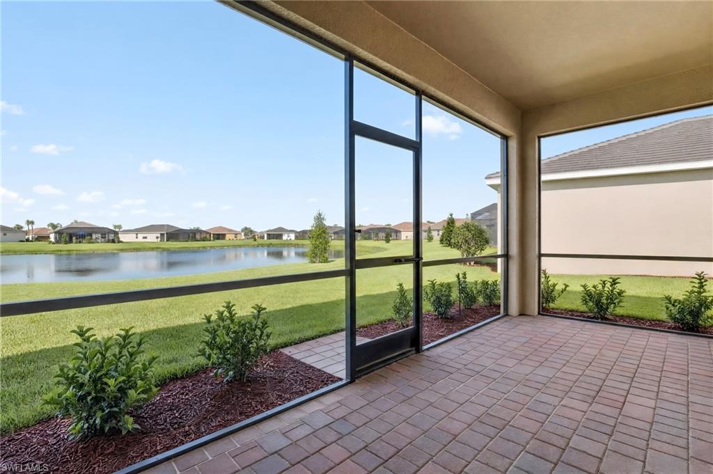 COUNTRY CLUB - Residential