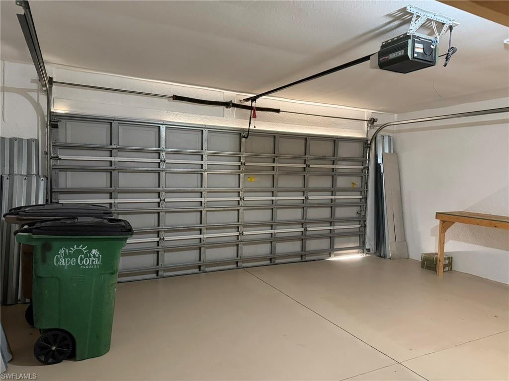CAPE CORAL - Residential Lease