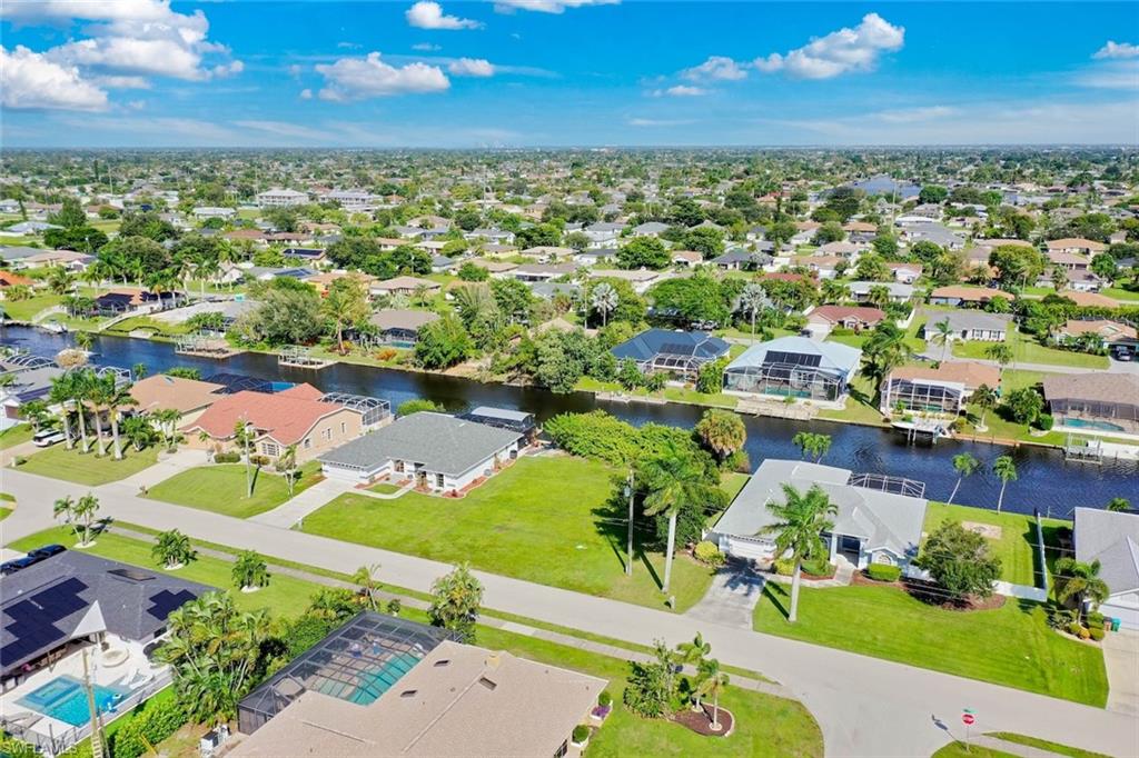 CAPE CORAL - Land