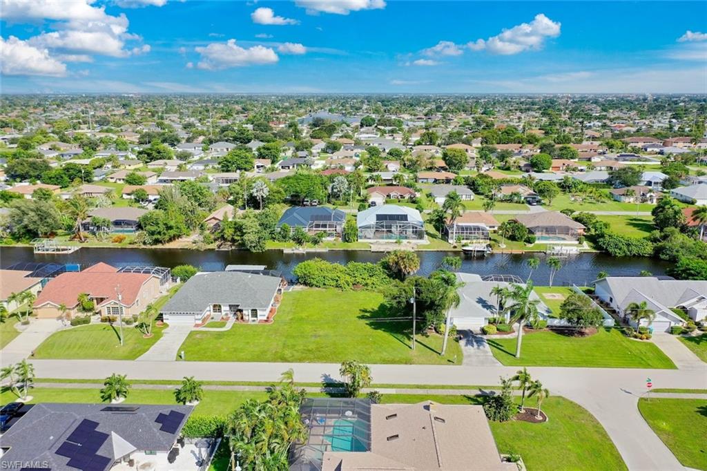 CAPE CORAL - Land