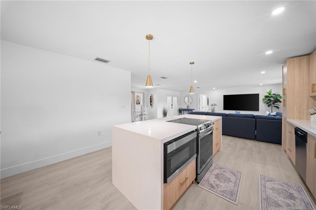 SANIBEL SHORES - Residential