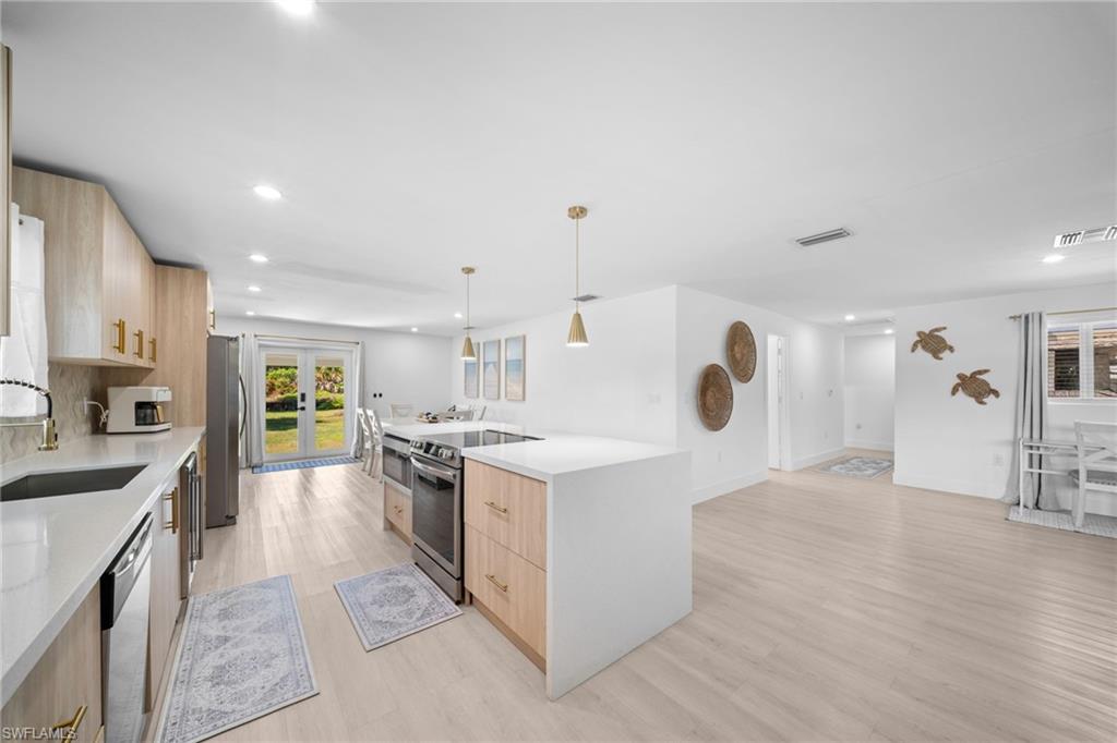 SANIBEL SHORES - Residential