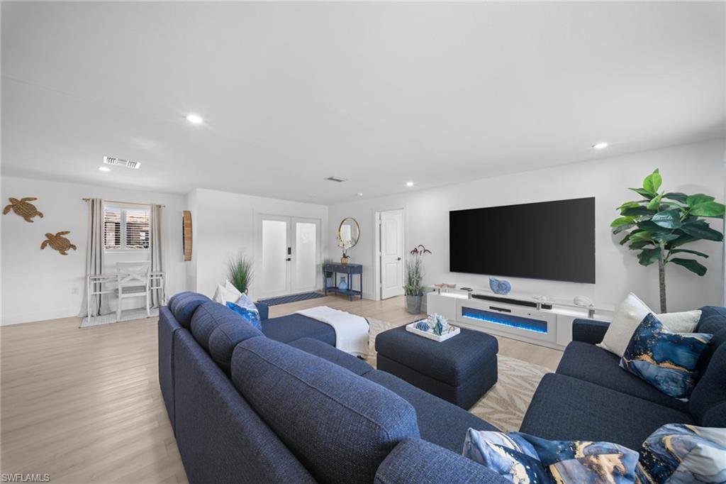 SANIBEL SHORES - Residential