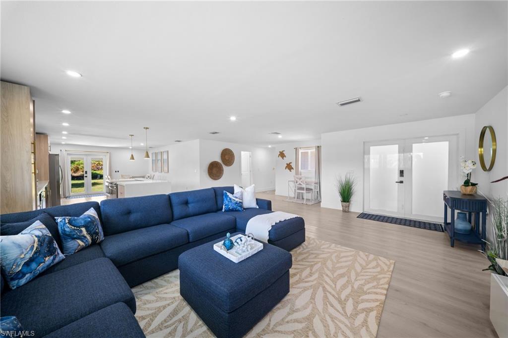 SANIBEL SHORES - Residential