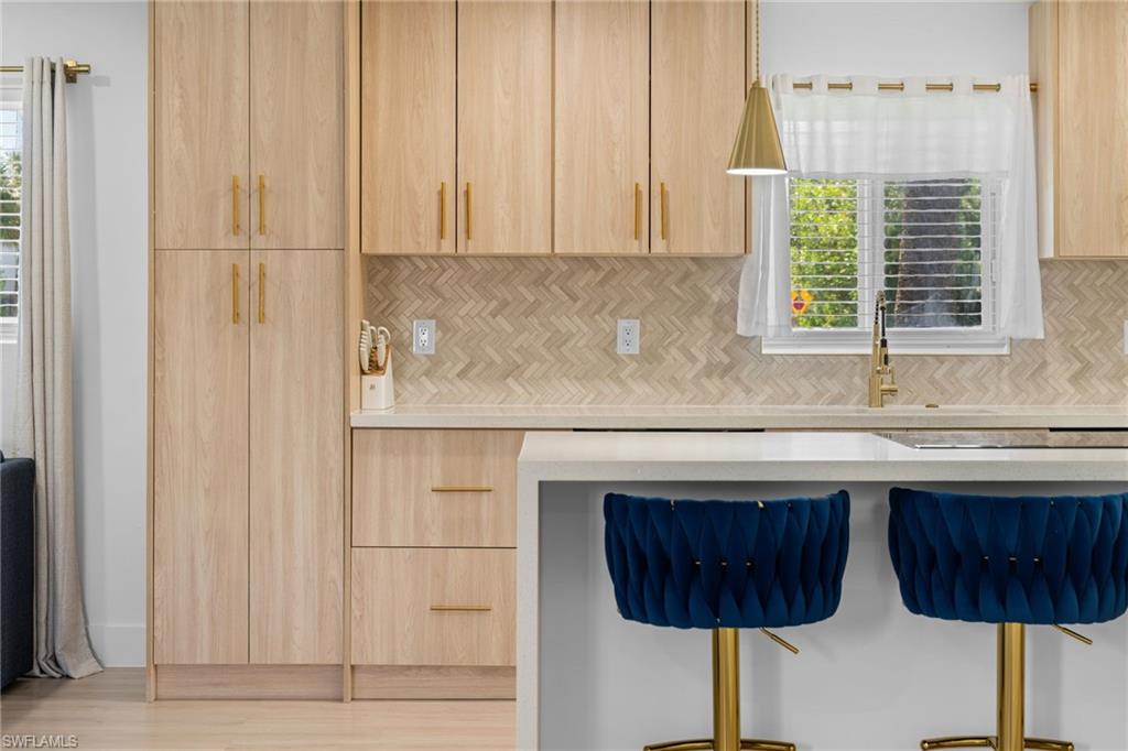 SANIBEL SHORES - Residential