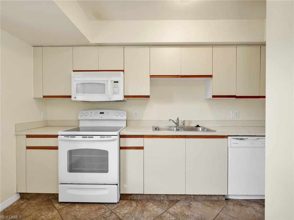 GOLF VILLAS OF BONITA SPRINGS - Residential