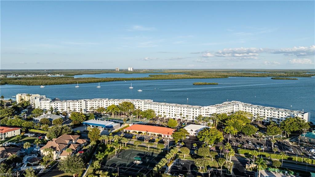 RIVERSIDE CLUB - Residential
