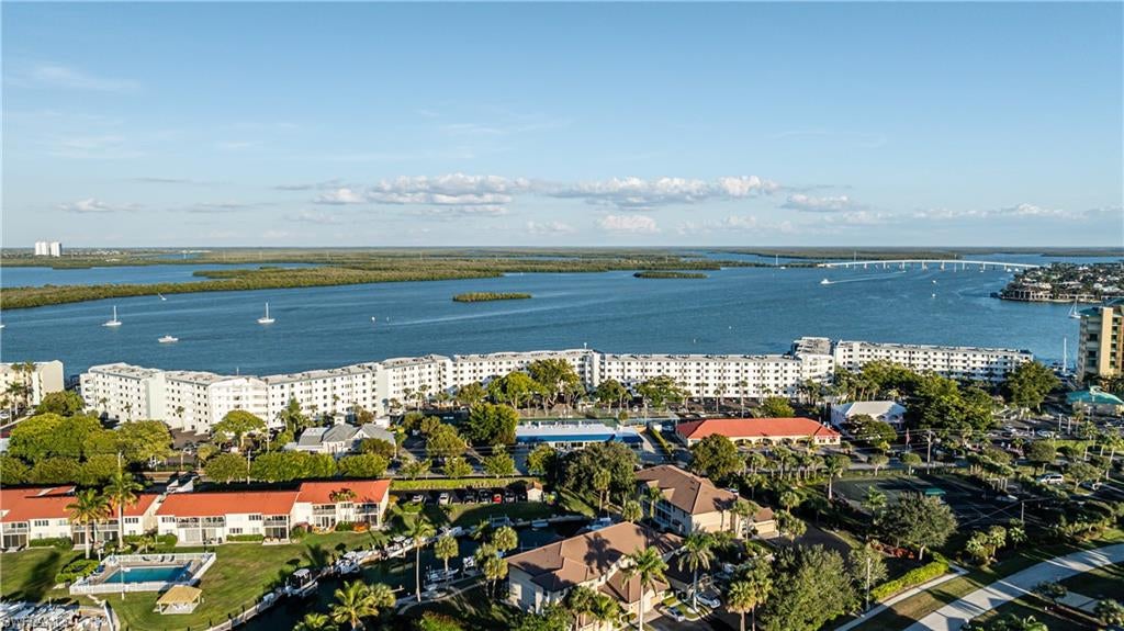 RIVERSIDE CLUB - Residential
