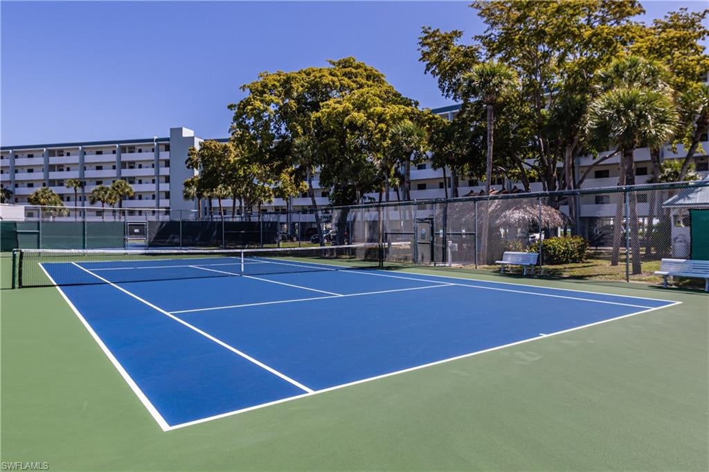 RIVERSIDE CLUB - Residential