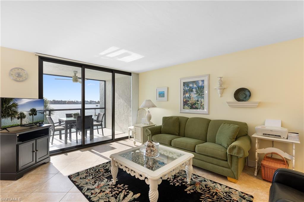 RIVERSIDE CLUB - Residential