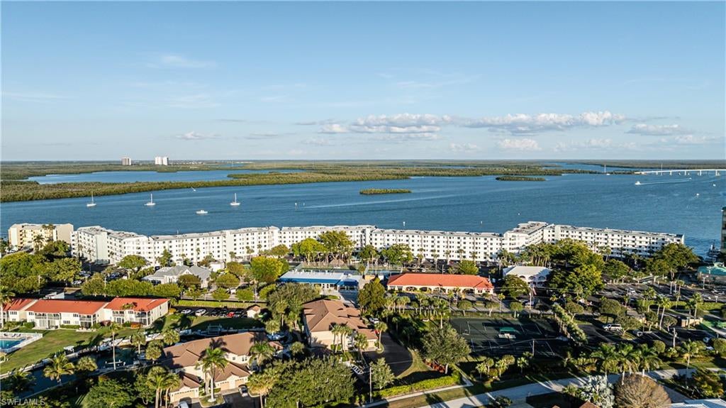 RIVERSIDE CLUB - Residential
