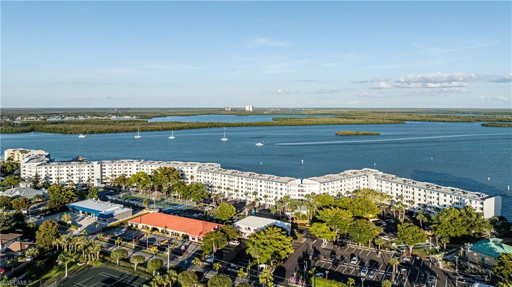 RIVERSIDE CLUB - Residential