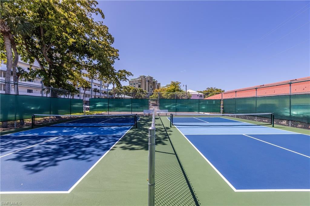 RIVERSIDE CLUB - Residential