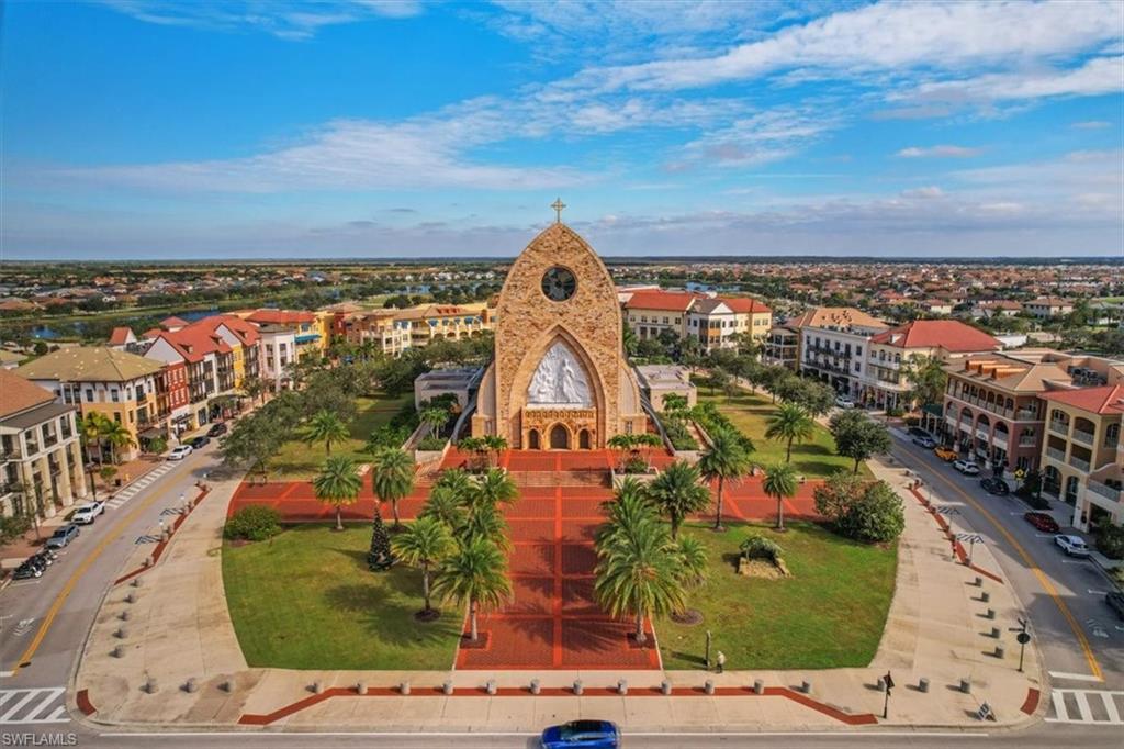 THE RESIDENCES AT LA PIAZZA - Residential