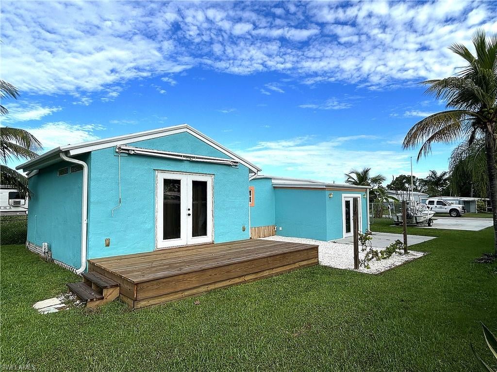 PINE ISLAND CENTER - Residential