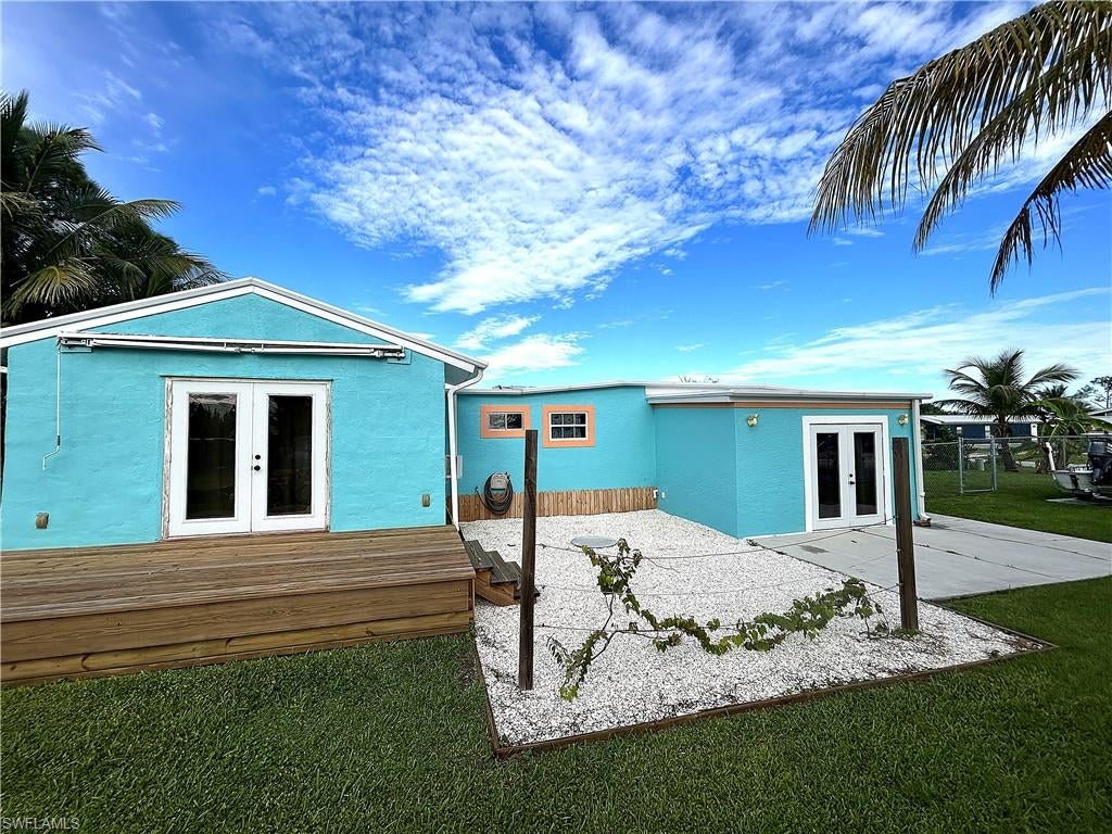 PINE ISLAND CENTER - Residential