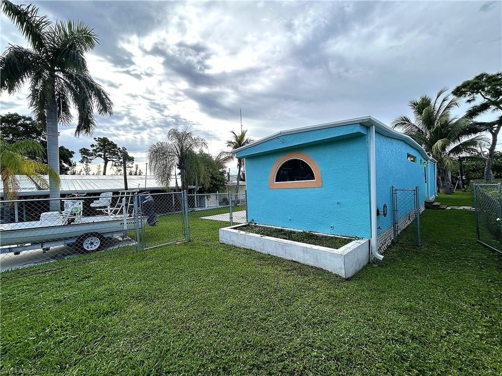 PINE ISLAND CENTER - Residential