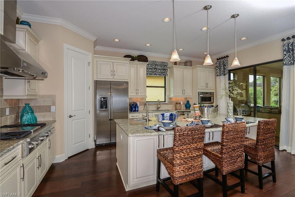PEBBLE POINTE - Residential