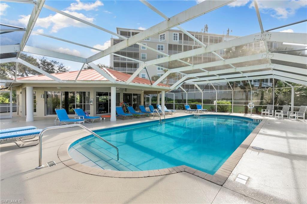 VINTAGE BAY - Residential