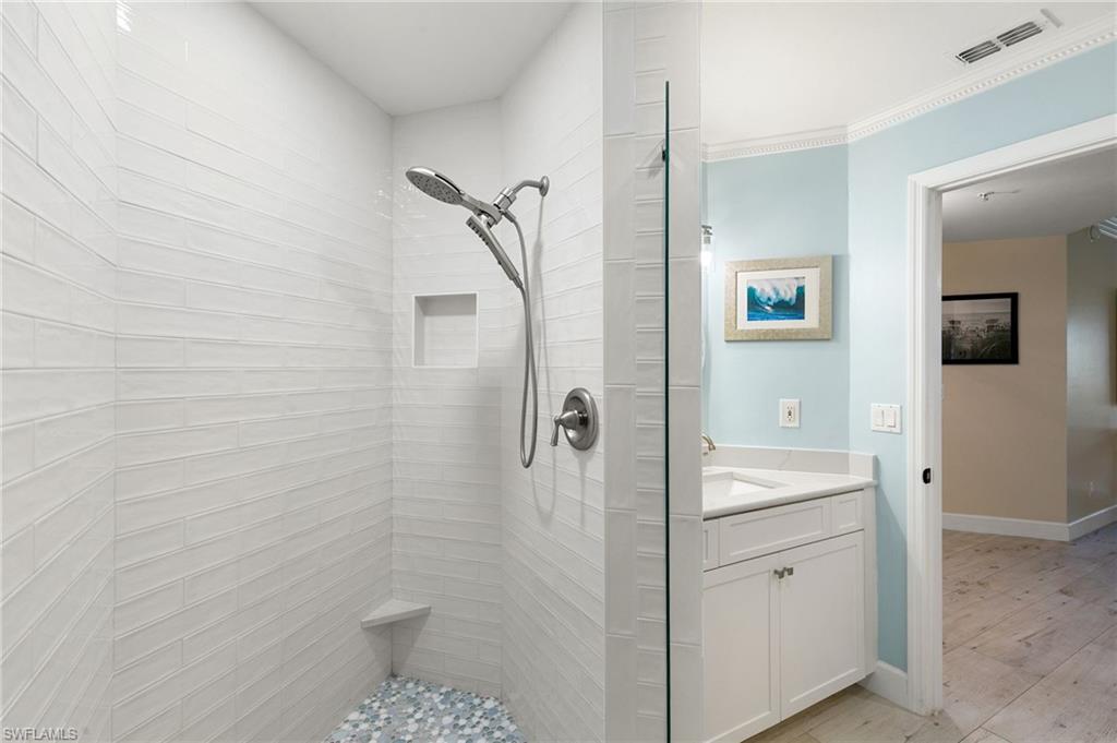 VINTAGE BAY - Residential
