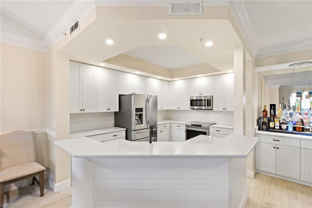 VINTAGE BAY - Residential