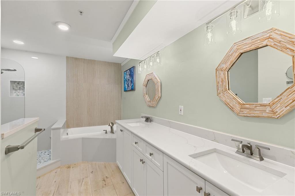 VINTAGE BAY - Residential