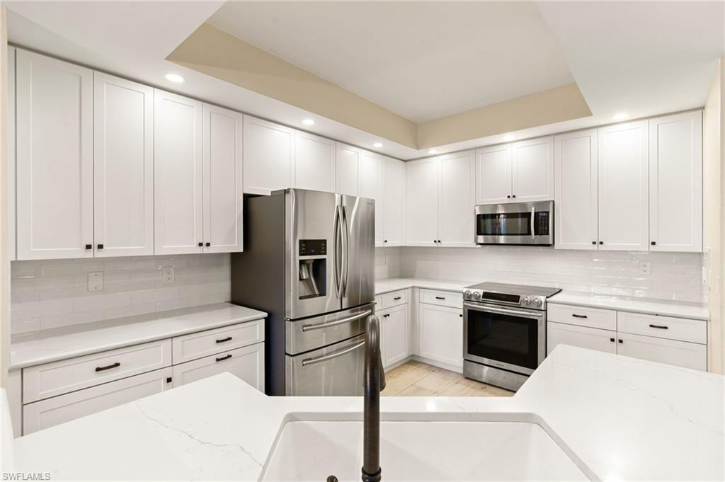 VINTAGE BAY - Residential