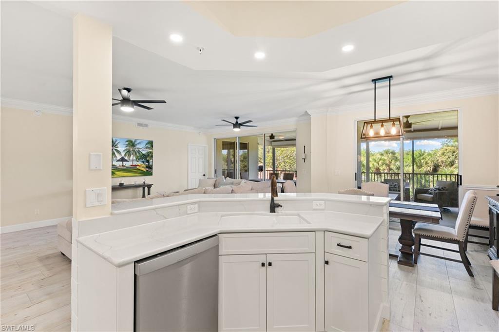 VINTAGE BAY - Residential