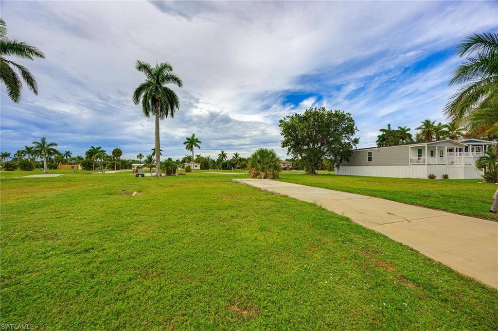 PLANTATION ESTATES MOBILE HOME - Land
