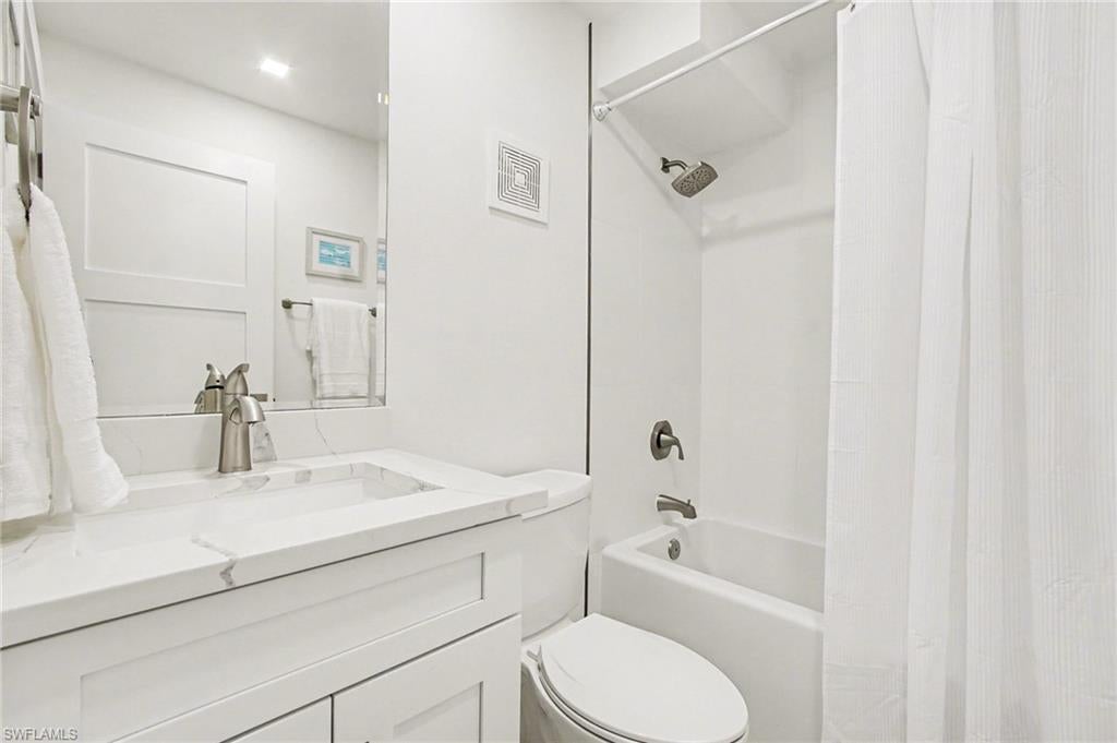 CASA BONITA II - Residential Lease