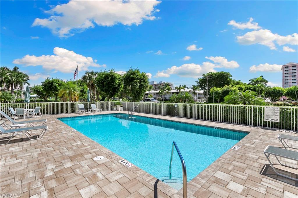 SURFWALK - Residential