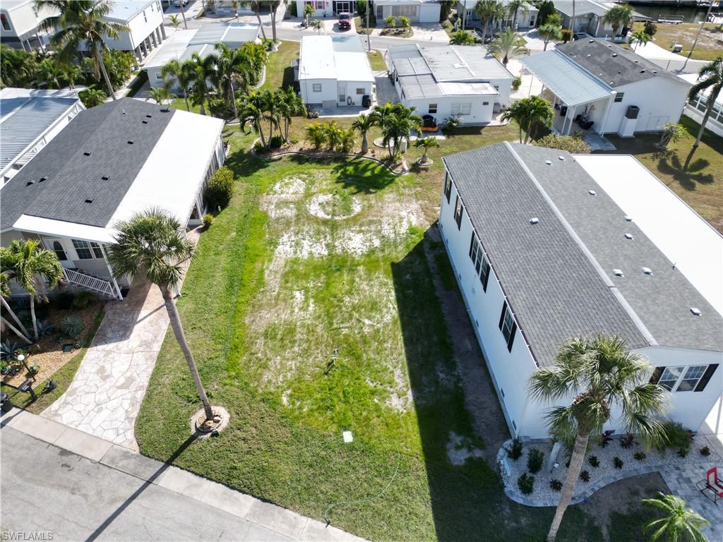 BAYSIDE ESTATES - Land