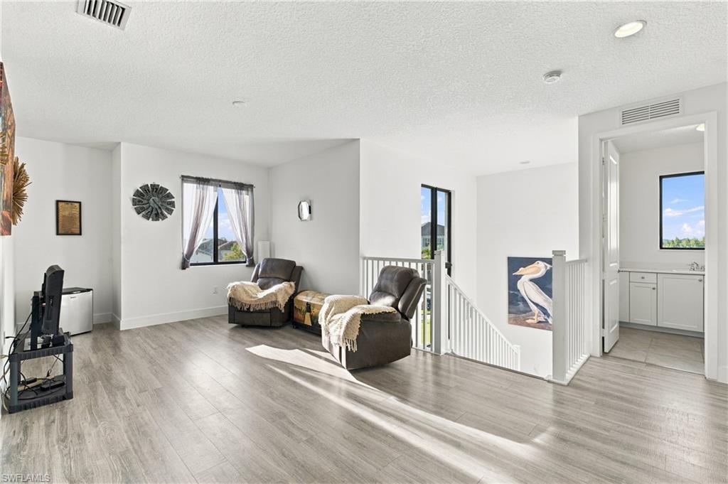 MAPLE RIDGE - Residential